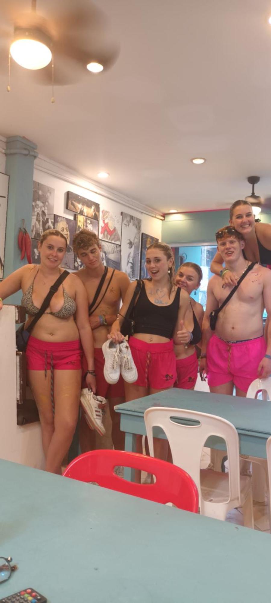 Haadrin Fellini Hostel & Pizzeria หาดริ้น ภายนอก รูปภาพ